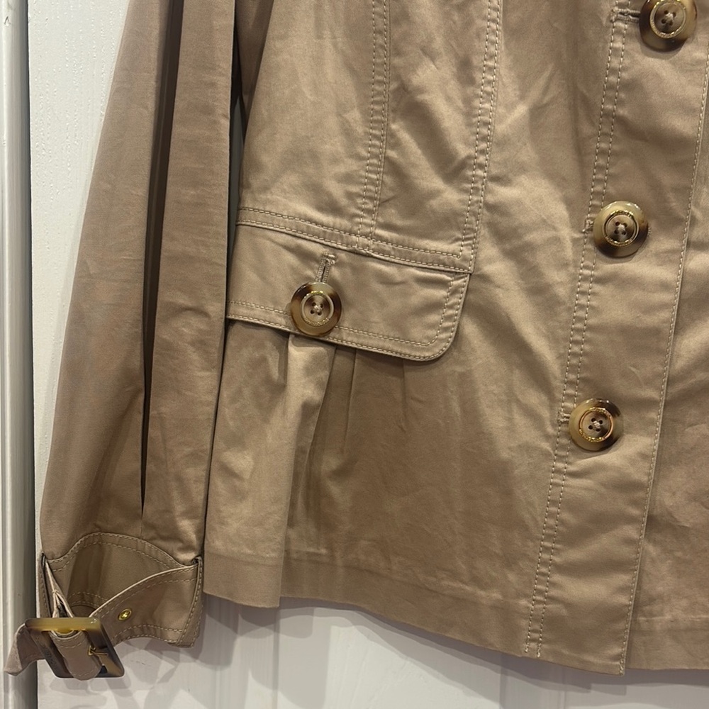 Michael Kors Tan Blazer with Stand-Up Collar. - Picture 4 of 7